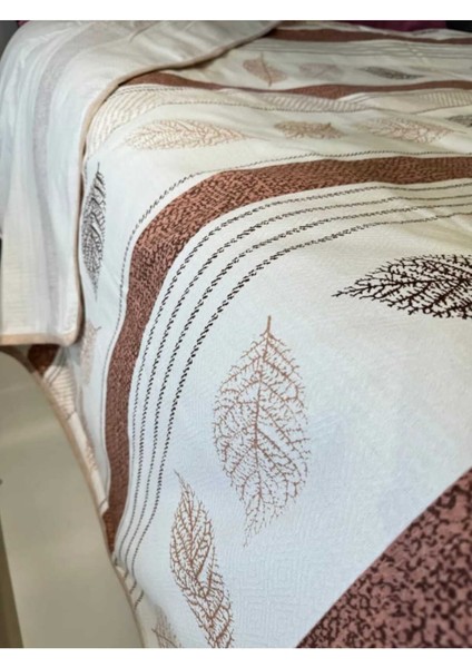 Kahverengi Yaprak Desenli Tek Kişilik Pike – 160X240 cm | Doğal Tonlarda Şıklık ve Konfor fiyatları