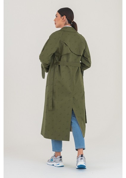 Şık Taş Rengi Düğmeli Trençkot – Rahat ve Modern Kesim fırsatları