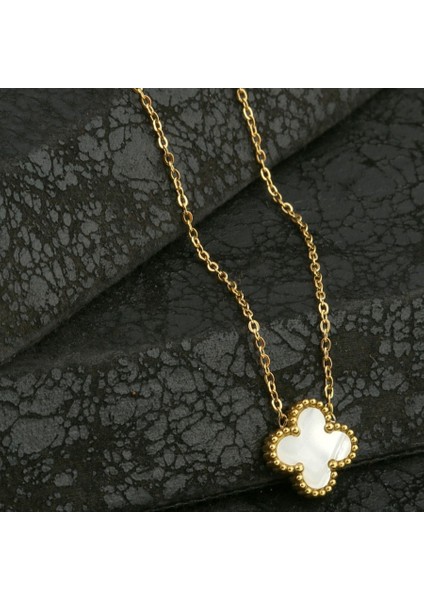 Sedef Taşlı Yonca Kolye