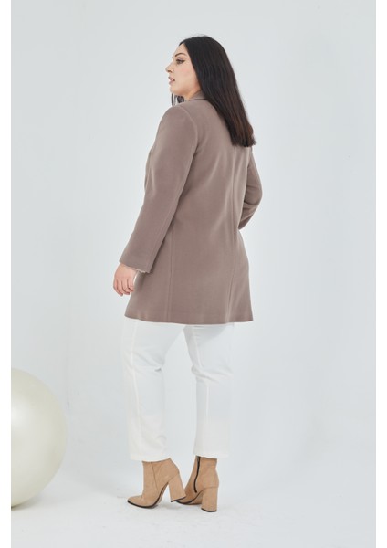 Kadın Büyük Beden Klasik Yaka Kaban