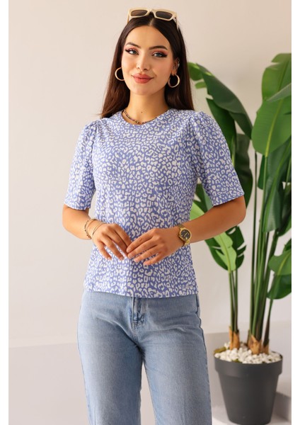 Kadın Mavi Leopar Desenli Kısa Kollu Kadın Bluz – Rahat Kesim ve Günlük Şıklık – Kadın Bluz modelleri