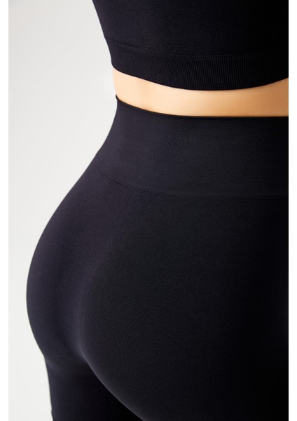 Siyah Yüksek Bel Dikişsiz Kısa Spor Tayt modelleri