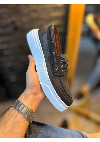 Yüksek Taban Günlük Ayakkabı 700 Siyah (Beyaz Taban) fiyatları