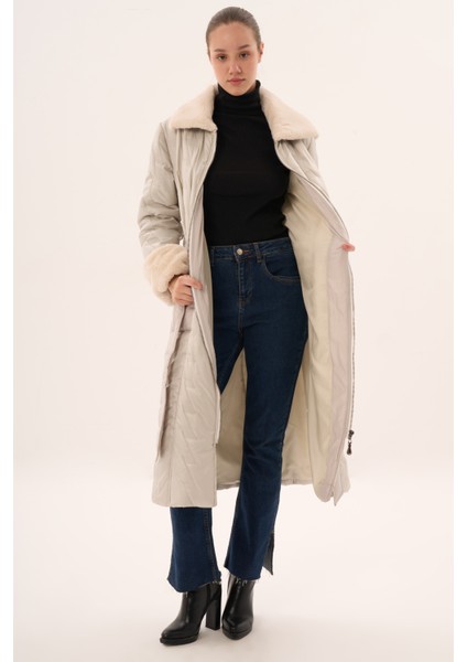 Veger Yakası ve Cebi Kürklü Beli Kuşaklı Kapitone Kaban fırsatları