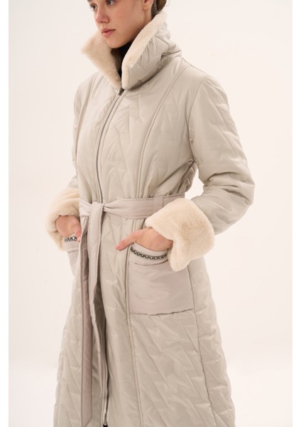 Veger Yakası ve Cebi Kürklü Beli Kuşaklı Kapitone Kaban indirimleri