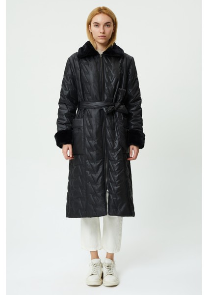 Veger Yakası ve Cebi Kürklü Beli Kuşaklı Kapitone Kaban modelleri