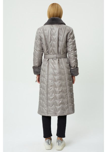 Veger Yakası ve Cebi Kürklü Beli Kuşaklı Kapitone Kaban modelleri