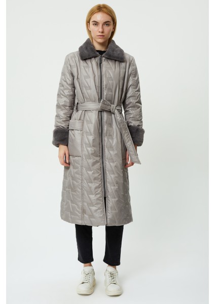 Veger Yakası ve Cebi Kürklü Beli Kuşaklı Kapitone Kaban fırsatları