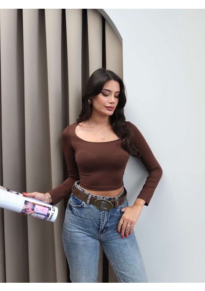 Açık Yaka Bel Büzgülü Bluz