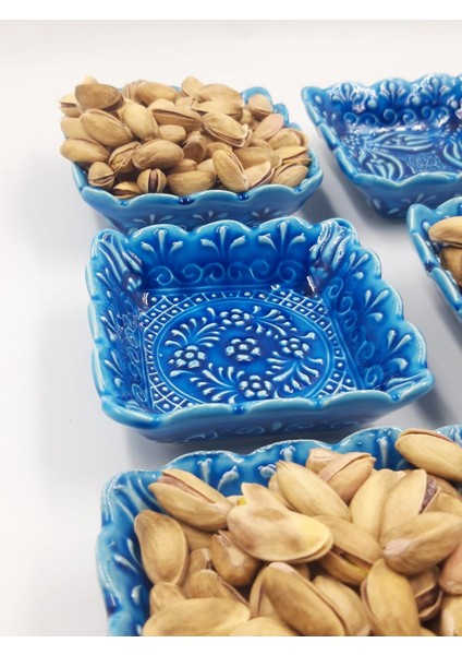 Turkuaz Kare Seramik Çerezlik – 6’lı Set | El Yapımı, Gıda Dostu Sosluk & Sunumluk