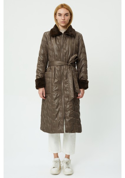 Veger Yakası ve Cebi Kürklü Beli Kuşaklı Kapitone Kaban fiyatları