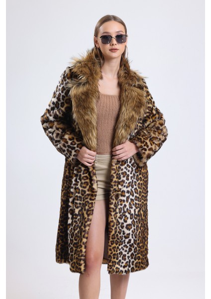 Yakası Farklı Özel Tasarım Kürk Manto