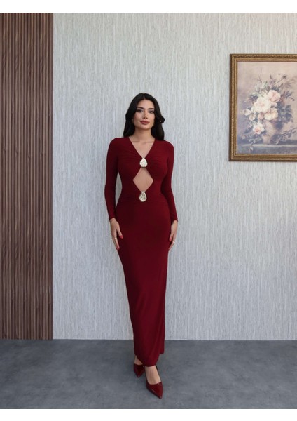 Aksesuar Dekolteli Büzgülü Uzun Elbise