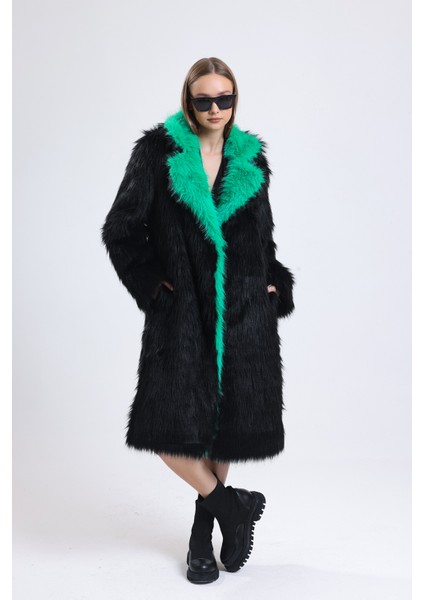 Yakası Farklı Özel Tasarım Kürk Manto