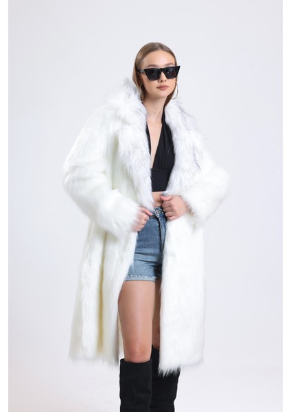 Yakası Farklı Özel Tasarım Kürk Manto