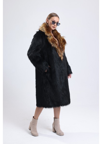 Yakası Farklı Özel Tasarım Kürk Manto