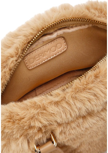 Kadın Bej Uzun Askılı Aksesuar Detaylı Peluş Mini Kol Çantası 25WBD2459PH