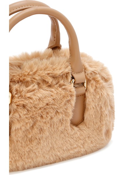 Kadın Bej Uzun Askılı Aksesuar Detaylı Peluş Mini Kol Çantası 25WBD2459PH