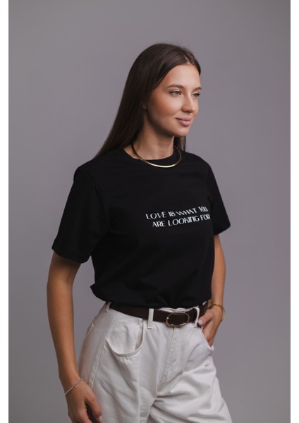 Siyah Baskılı Kadın Tişört Organik Koton Yuvarlak Yakalı Regular Fit T-Shirt Normal Kesim