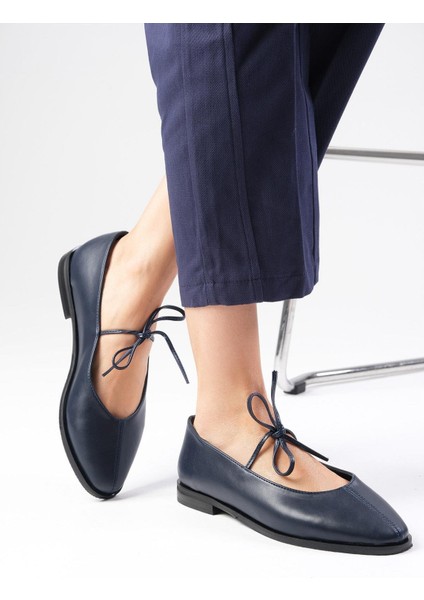 Elaine Lacivert Renk Bağcıklı Kadın Babet Ayakkabı indirimleri