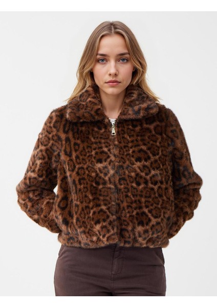 Kahverengi Leopar Desenli Cep Detaylı Peluş Mont