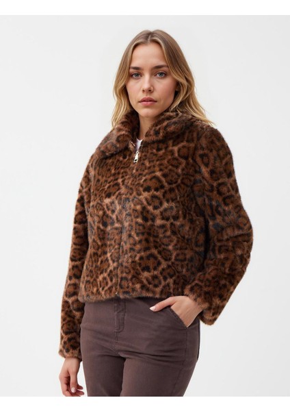 Kahverengi Leopar Desenli Cep Detaylı Peluş Mont modelleri