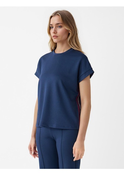 Lacivert Kısa Kollu Bisiklet Yaka Şerit Detaylı Örme Tişört fırsatları