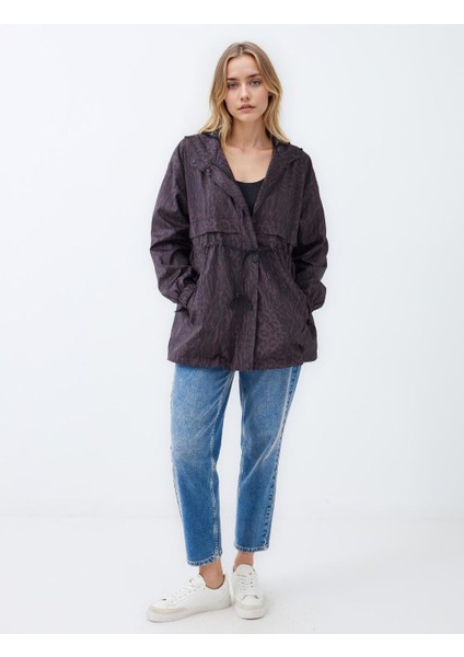 Kahverengi Beli Bağcıklı Kapüşonlu Leopar Desenli Yağmurluk fiyatları