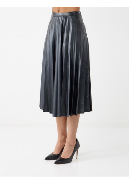 Siyah Deri Görünümlü Piliseli Normal Bel Midi Etek fırsatları