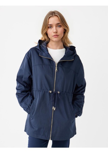 Lacivert Su Itici Özellikli Rüzgar Geçirmez Yağmurluk