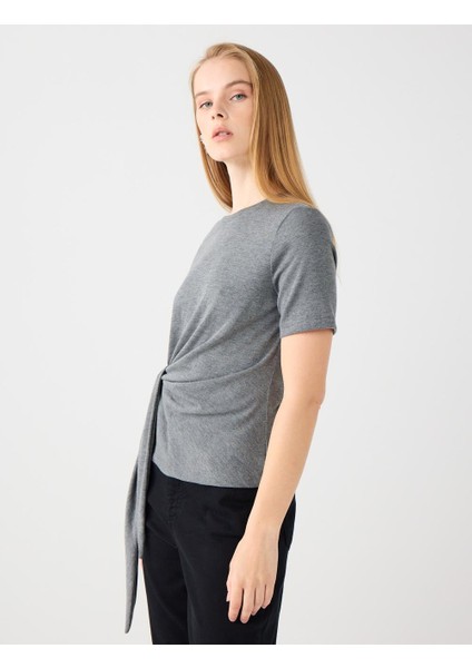 Antrasit Bisiklet Yaka Kısa Kollu Yandan Bağlamalı Tişört fırsatları