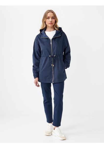 Lacivert Su Itici Özellikli Rüzgar Geçirmez Yağmurluk fiyatları