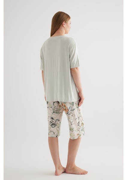 Kadın Plus Size Viskon V Yaka Kısa Kollu Kapri Pijama Takımı fırsatları