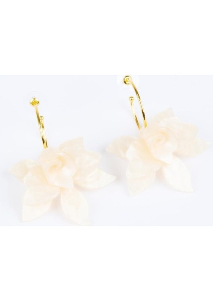 Bej Yaprak Detaylı Çiçek Desenli Küpe fiyatları