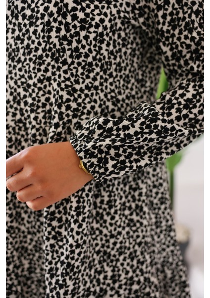 Kadın Siyah Beyaz Çiçekli Desenli Uzun Kollu Mini Elbise - Kadın Elbise fırsatları