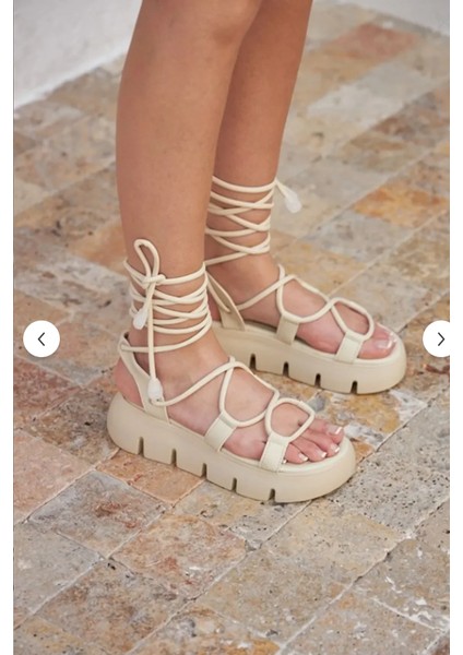 Alberta Siyah Kleopatra Bilekten Bağlı Kadın Spor Sandalet fiyatları