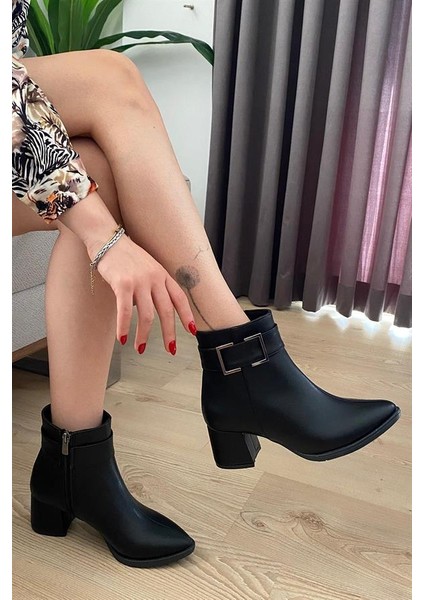 Kadın Siyah Cilt Kara Toka ( 6 cm ) Topuklu Sivri Burun Bot