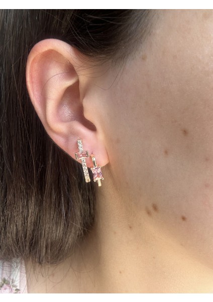 Pembe Zirkon Taş Detaylı Küpe