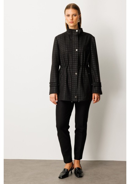 Kadın Büyük Beden Beli Lastikli Kazayağı Desenli Trenç 7541 Siyah fırsatları