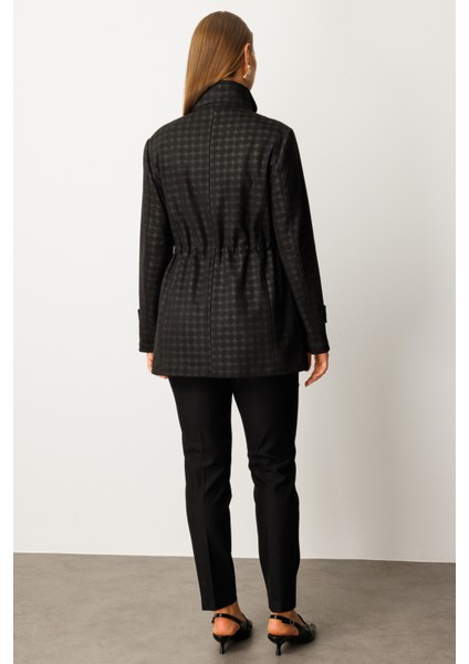 Kadın Büyük Beden Beli Lastikli Kazayağı Desenli Trenç 7541 Siyah indirimleri