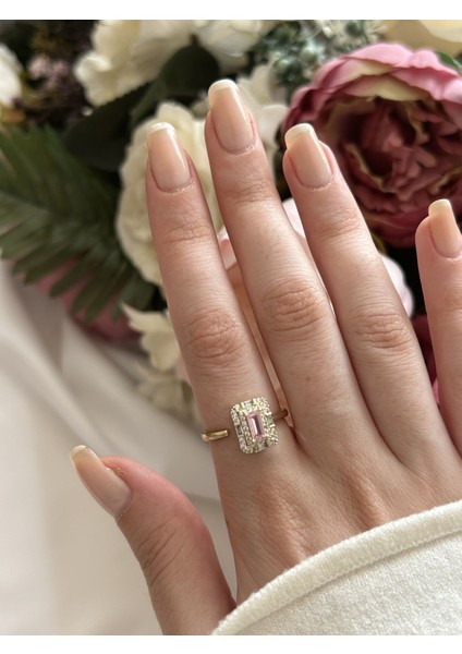 Pembe Baget Taş Yüzük