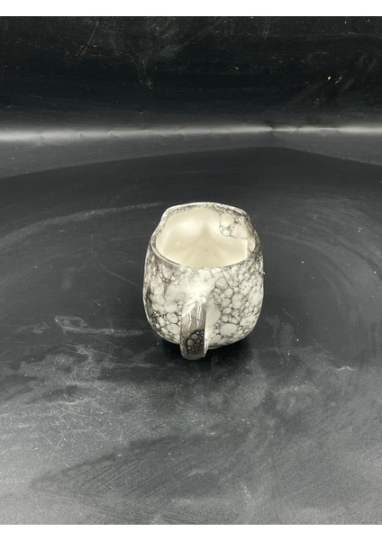 El Yapımı Kuru Kafa Seramik Espresso Bardağı – 150 ml | Siyah & Kırmızı | Dekoratif & Kullanışlı modelleri