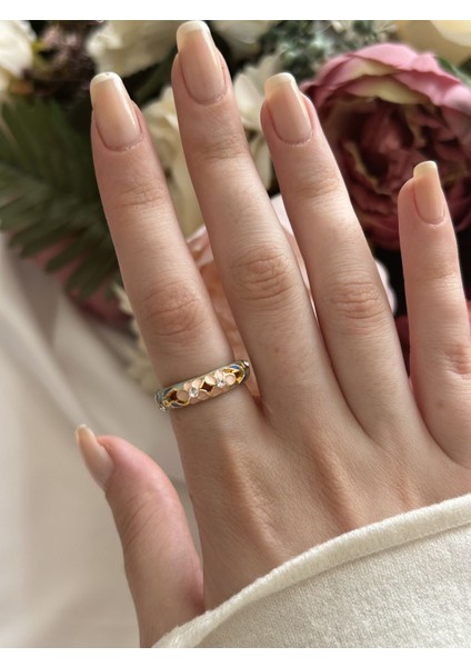 Mineli Pembe Çiçek Detay Yüzük