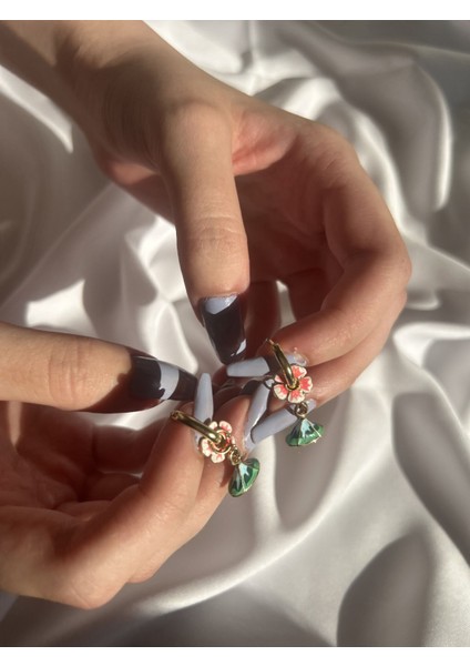 Yeşil Çiçek Charmlı Küpe fiyatları