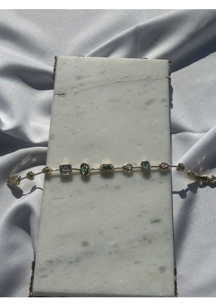 Lacivert Taş Detay Göz Bileklik fiyatları