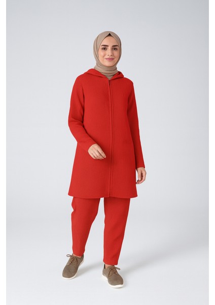 Tesettür Üç Iplik Fermuarlı Uzun Sweatshirt ve Bel Lastikli Dar Paça Pantolon Eşofman Takımı