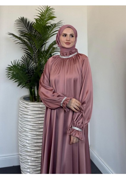 Yaka Kol Taşlı Saten Abiye Elbise