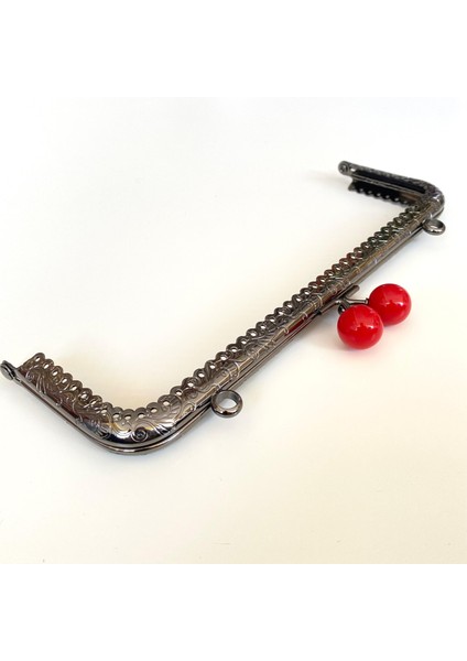 Çanta ve Cüzdan Klipsi Işlemeli Gri Renk Köşeli Model 20 cm Kırmızı Başlıklı ( Askılıklı ) fiyatları