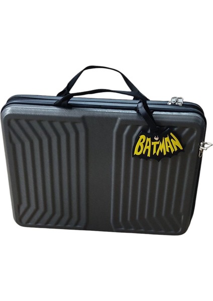 Çanta Bavul Valiz Isimlik Etiketi Renkli Silikon Esnek Mascot ve Uyarı Yazılı ( Batman ) Okul Çantası, Sırt Çantası, Spor Çantası, El Valizi, Bagaj Çanta Aksesuarı ve Charm