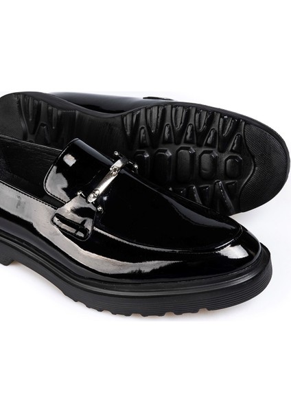 Erkek Klasik Bağcıksız Rugan Ayakkabı